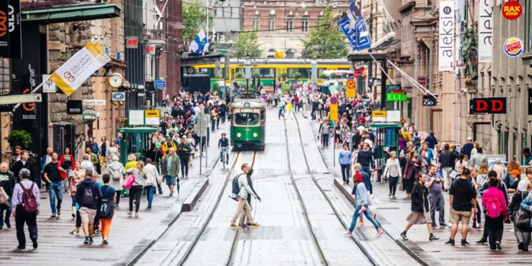 Vuoden 2025 tie franchisingyrittajaksi opas on julkaistu kansikuva